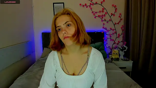 DellaRows Chat XXX in diretta