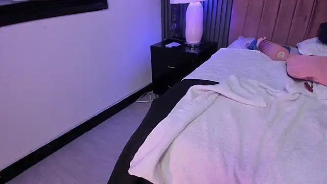 ScarletXoo's Live XXX Chat
