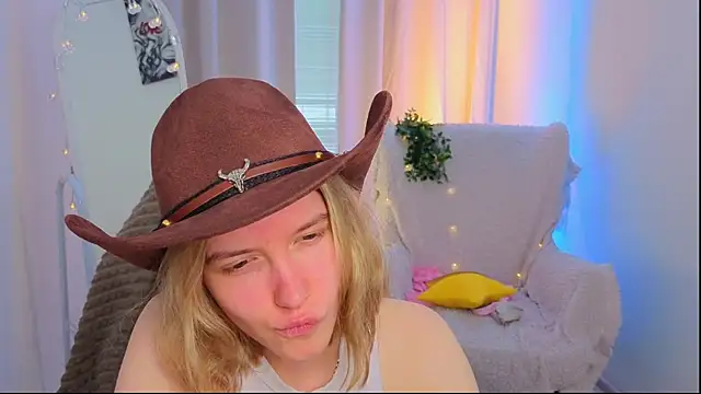 צ'אט XXX בשידור חי של MilanaRayy