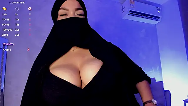 thaira_aly Chat XXX live