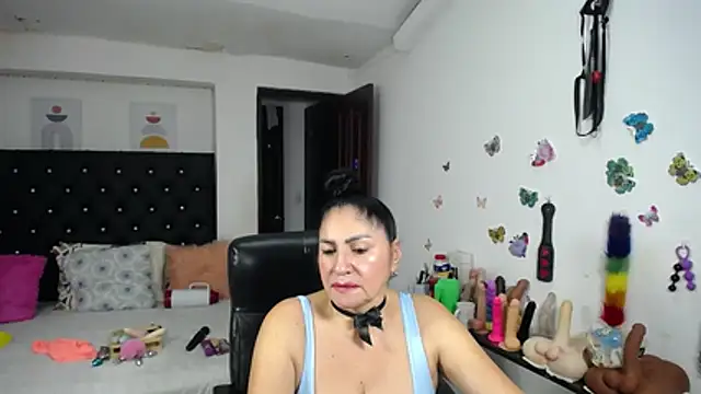 mature_bigboobs10 Adlı Modelin Canlı XXX Sohbeti