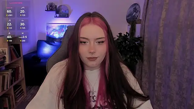 Онлайн чат XXX CoraMiel