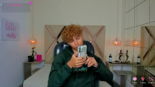 دردشة Anyelo_Twink الجنسية المباشرة