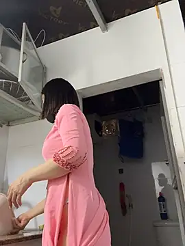Nana-19 Adlı Modelin Canlı XXX Sohbeti