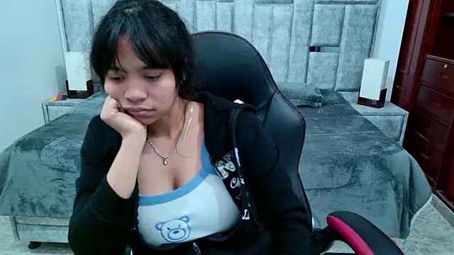 laureentt_ Chat XXX in diretta