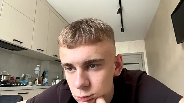 SoloFury live XXX chat
