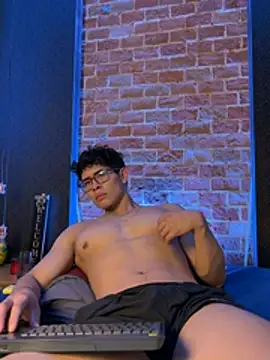 Chatroom XXX en direct de GrayAndrews