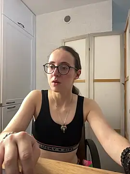 Chat +18 de MartiniiSelenna ao vivo