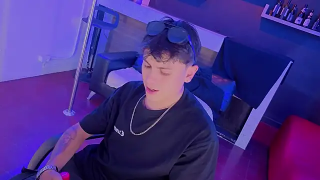 دردشة angel_still_ الجنسية المباشرة