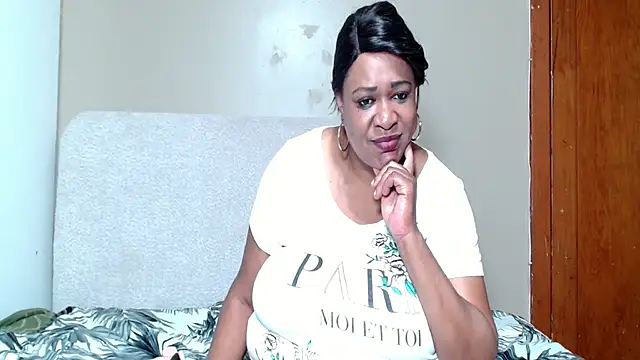 BUSTYQUEEN56_ Live XXX Chat