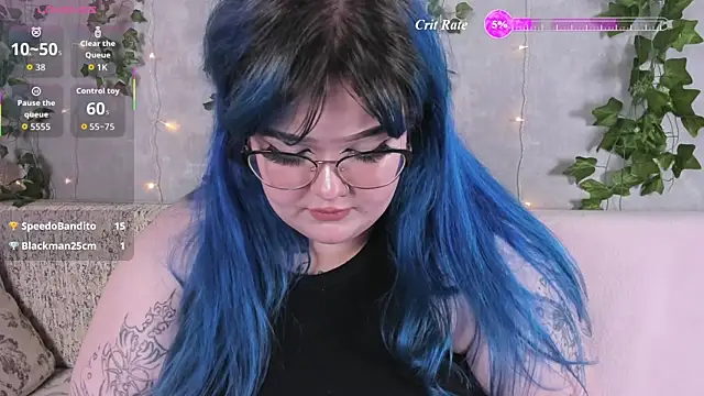 צ'אט XXX בשידור חי של _CandyM1lky_