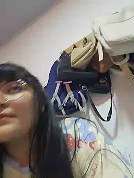 Louise_0105 Chat XXX in diretta