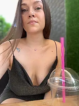 دردشة CrazyTori الجنسية المباشرة