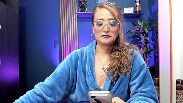 دردشة AdeleMourfg الجنسية المباشرة