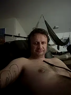 Fuckboyguyman élő XXX-chatje
