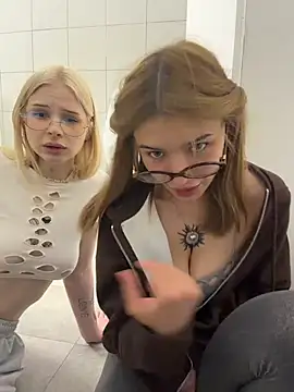 FlashTitsRoyal Chat XXX live
