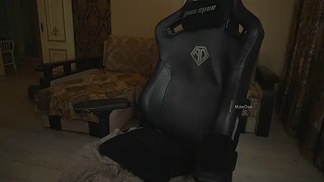 mike0xx Chat XXX live