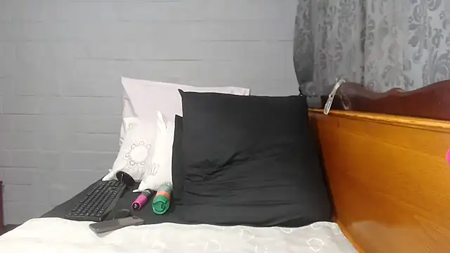 BOOTYDIVAXXX Adlı Modelin Canlı XXX Sohbeti