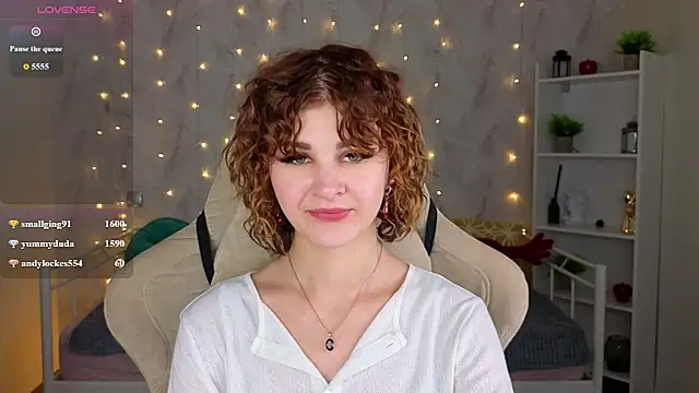 Chat XXX en directo de Kira__Fluffy