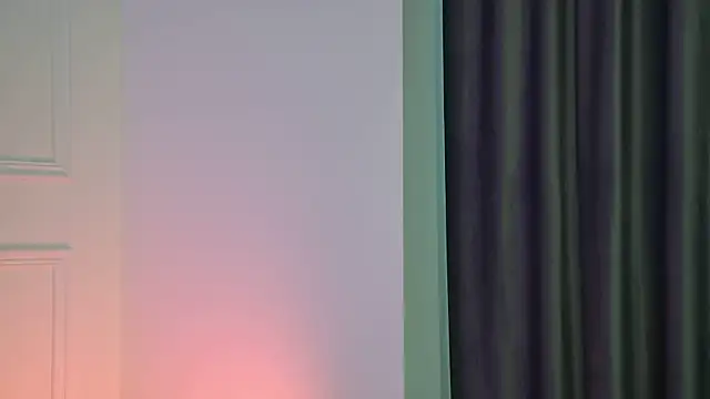 XXX chat uživo modela MeganStrane