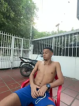 Živý XXX chat friends_lust_latin