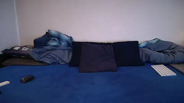 slaveboy2016@xh Chat XXX in diretta