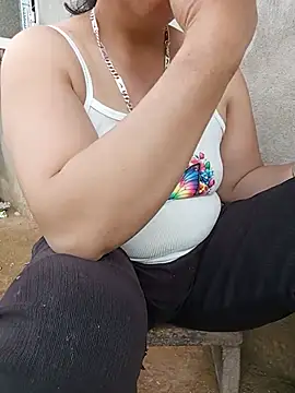 tuyet-nhi Live XXX-Chat