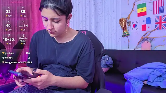 Zyra_tay Chat XXX live