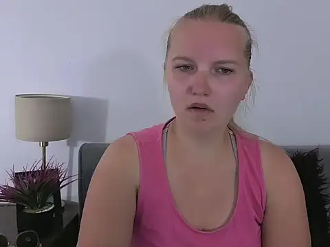 RoseTeacherX Adlı Modelin Canlı XXX Sohbeti