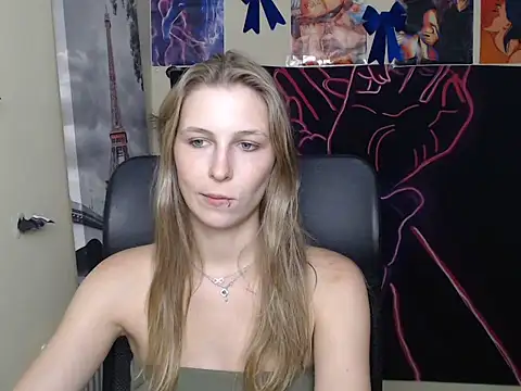 StrangerGi – Naživo XXX chat