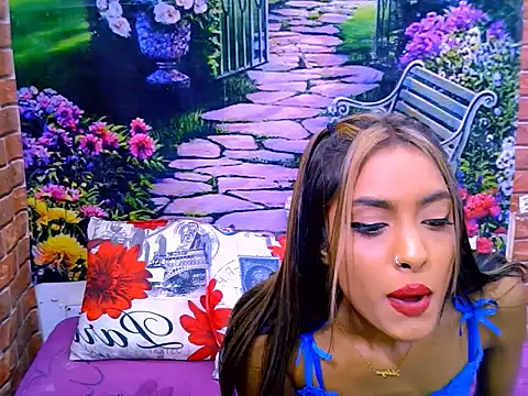 IndianPretty14u2Luv's Live XXX Chat