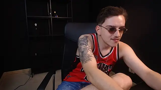 FelixStarkk 现场XXX聊天