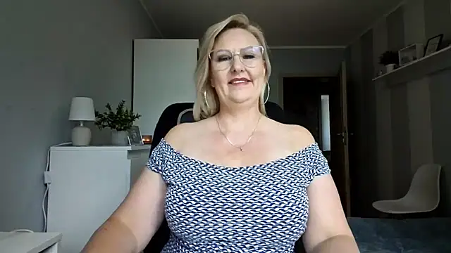 DianaLive live XXX chat