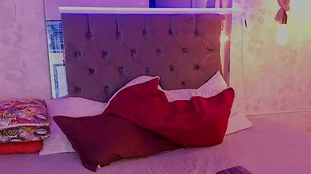 XXX chat uživo modela july_quinzel