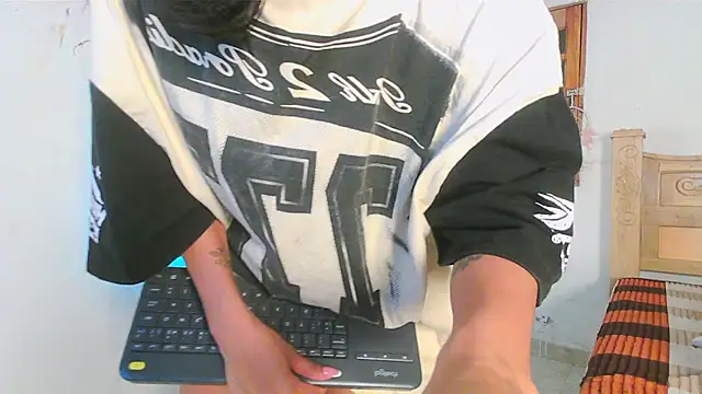 Chat +18 de bratz_glloe ao vivo