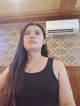 hugecock_belle Adlı Modelin Canlı XXX Sohbeti