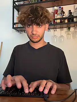 Gipsyboysteve Adlı Modelin Canlı XXX Sohbeti