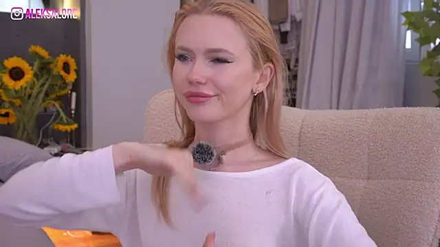 Chat +18 de LexieLoree ao vivo