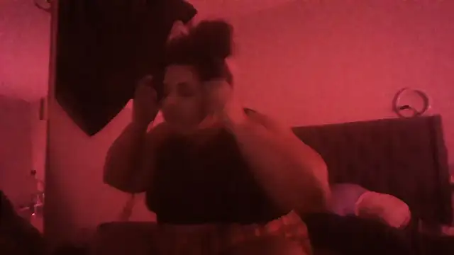 1n0nlythroat's Live XXX Chat