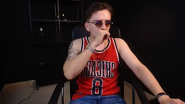 FelixStarkk 라이브 XXX 채팅