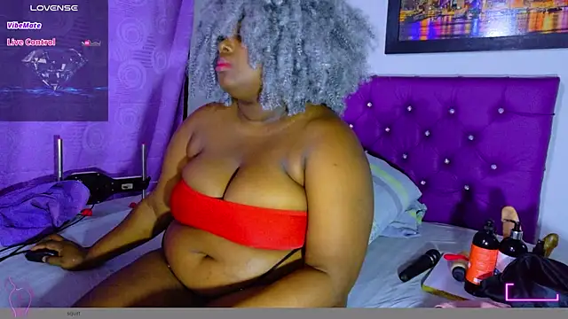 Chatroom XXX en direct de ebony_NeighborMoans