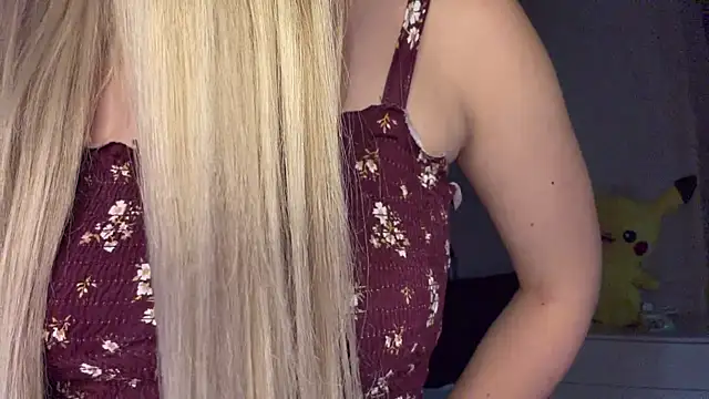 MarlaMotsinger's Live XXX Chat