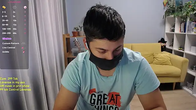 Tomguys élő XXX-chatje