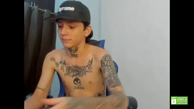 Nick_TattooedGuy Adlı Modelin Canlı XXX Sohbeti