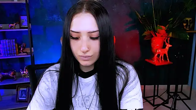 MonicaLowes' Live XXX Chat