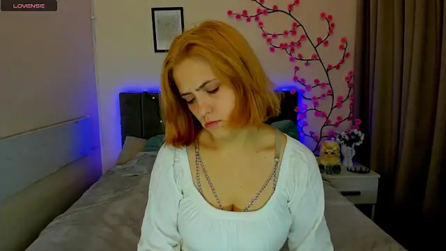 DellaRows Chat XXX in diretta