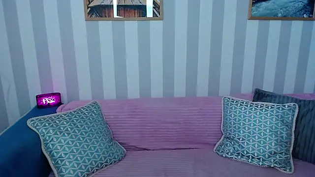 MonaLisaG Chat XXX in diretta