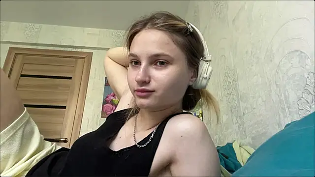 Chat +18 de HeIen_cute ao vivo