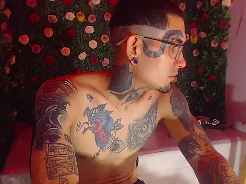 Boy_tatto77 webkamerás műsora
