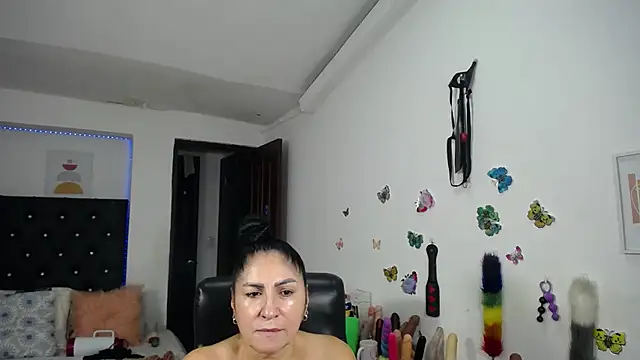 mature_bigboobs10 Adlı Modelin Canlı XXX Sohbeti